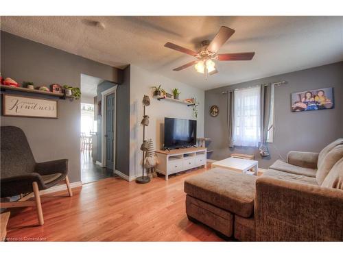 36 Norfolk Avenue, Cambridge, ON - Indoor Photo Showing Living Room