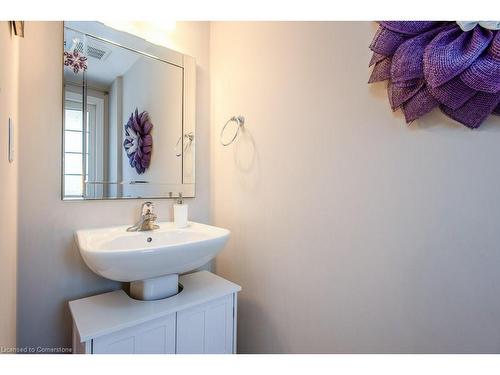 123 Courtney Street, Fergus, ON - Indoor Photo Showing Bathroom