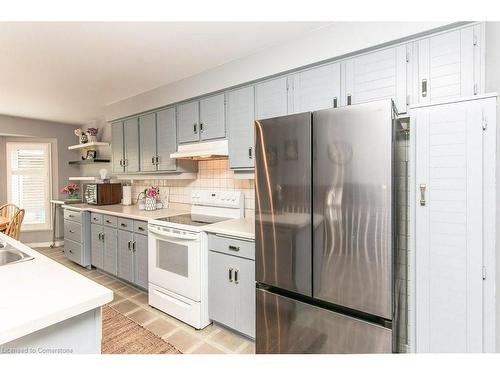 474 Redfox Road, Waterloo, ON - Indoor Photo Showing Kitchen With Double Sink