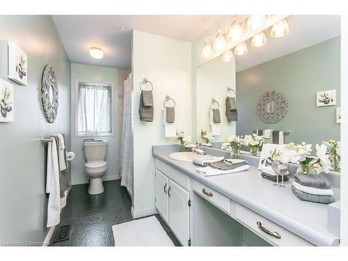 474 Redfox Road, Waterloo, ON - Indoor Photo Showing Bathroom