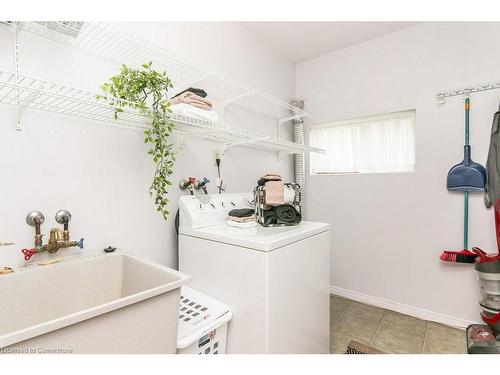 474 Redfox Road, Waterloo, ON - Indoor Photo Showing Laundry Room