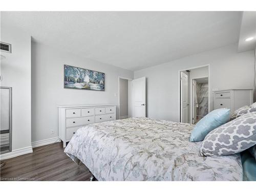 1005-205 Wynford Drive, Toronto, ON - Indoor Photo Showing Bedroom