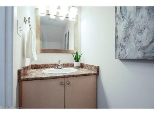 E38-12 Holborn Drive, Kitchener, ON - Indoor Photo Showing Bathroom