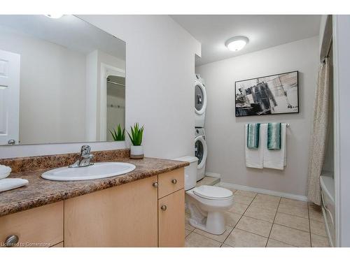 E38-12 Holborn Drive, Kitchener, ON - Indoor Photo Showing Bathroom