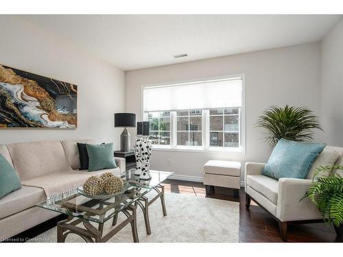 E38-12 Holborn Drive, Kitchener, ON - Indoor Photo Showing Living Room