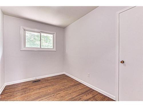 Main-10 Cornerbrook Avenue, London, ON - Indoor Photo Showing Other Room