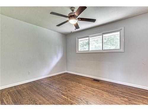 Main-10 Cornerbrook Avenue, London, ON - Indoor Photo Showing Other Room