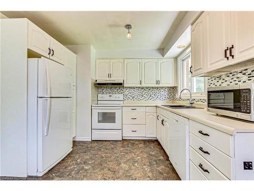 Main-10 Cornerbrook Avenue, London, ON - Indoor Photo Showing Kitchen