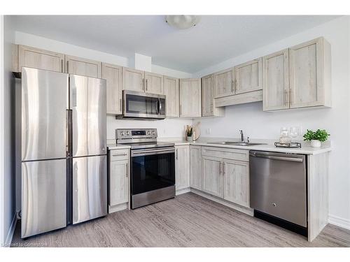 136 Monarch Street, Welland, ON - Indoor Photo Showing Kitchen With Stainless Steel Kitchen With Double Sink