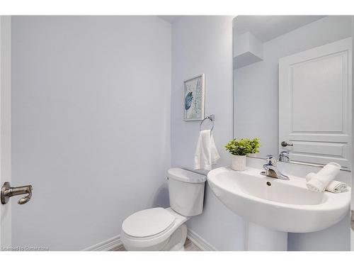 136 Monarch Street, Welland, ON - Indoor Photo Showing Bathroom