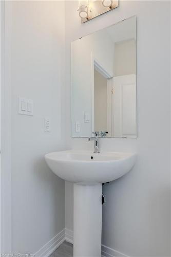 B009-17 Benninger Drive, Kitchener, ON - Indoor Photo Showing Bathroom