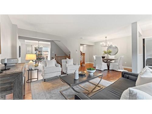 16-250 Ainslie Street S, Cambridge, ON - Indoor Photo Showing Living Room