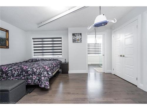 920 River Ridge Court, Kitchener, ON - Indoor Photo Showing Bedroom