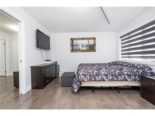 920 River Ridge Court, Kitchener, ON - Indoor Photo Showing Bedroom