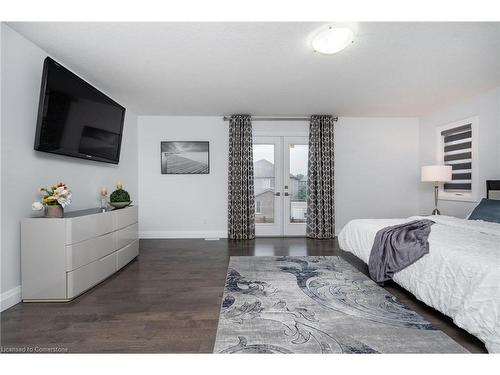 920 River Ridge Court, Kitchener, ON - Indoor Photo Showing Bedroom