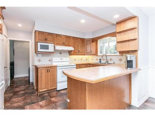 11 Riverview Drive, Cambridge, ON - Indoor Photo Showing Kitchen