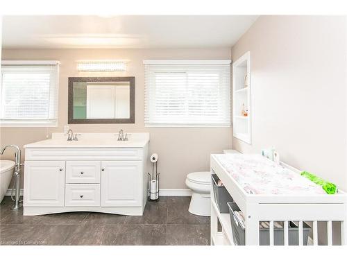 11 Riverview Drive, Cambridge, ON - Indoor Photo Showing Bathroom