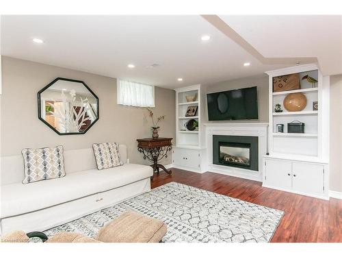 11 Riverview Drive, Cambridge, ON - Indoor Photo Showing Living Room With Fireplace