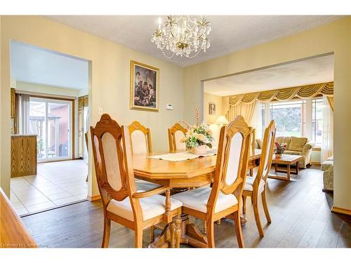 63 Leslie Avenue, Cambridge, ON - Indoor Photo Showing Dining Room