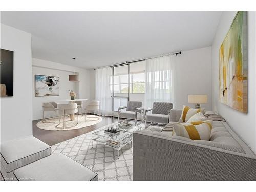 803-225 Harvard Place, Waterloo, ON - Indoor Photo Showing Living Room