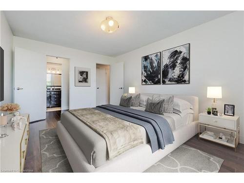 803-225 Harvard Place, Waterloo, ON - Indoor Photo Showing Bedroom