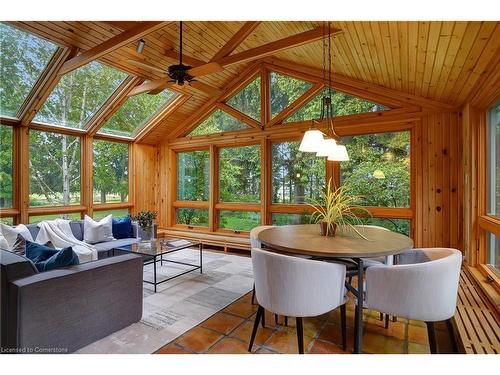 1438 Greenfield Road, Cambridge, ON - Indoor Photo Showing Dining Room