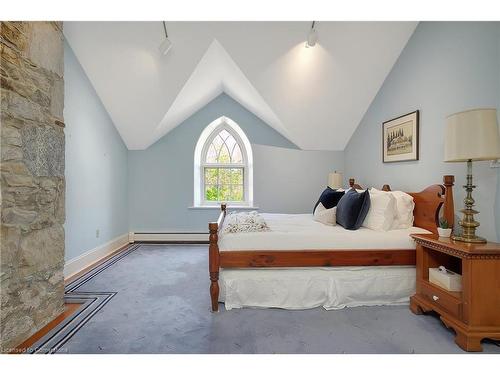 1438 Greenfield Road, Cambridge, ON - Indoor Photo Showing Bedroom