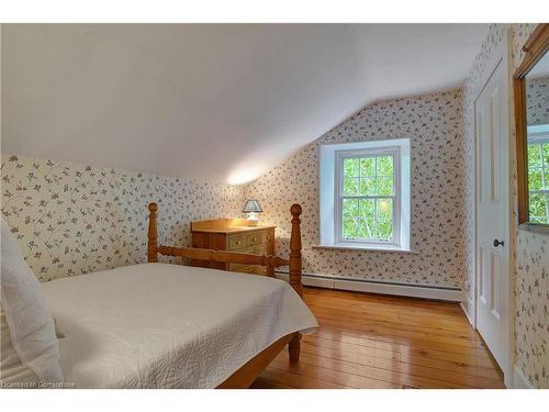 1438 Greenfield Road, Cambridge, ON - Indoor Photo Showing Bedroom