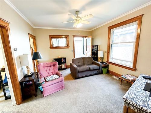 570 Coronation Boulevard, Cambridge, ON - Indoor Photo Showing Living Room