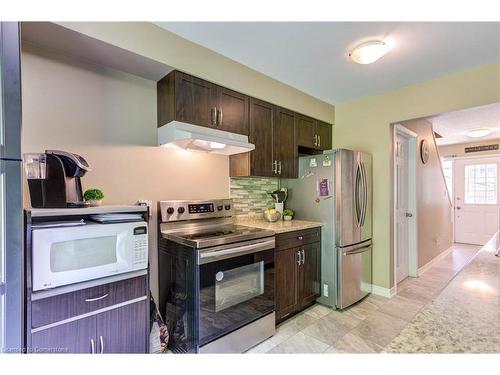 47-16 Hadati Road, Guelph, ON - Indoor Photo Showing Kitchen