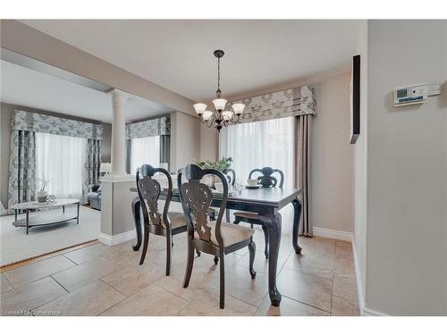 337 Featherstone Crescent, Kitchener, ON - Indoor Photo Showing Dining Room