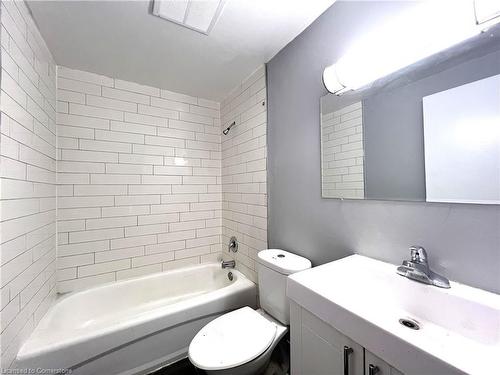 62-75 Old Chicopee Drive, Kitchener, ON - Indoor Photo Showing Bathroom