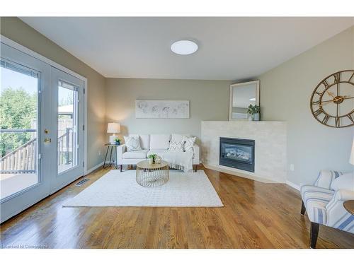 8 Munroe Crescent, Guelph, ON - Indoor Photo Showing Living Room With Fireplace