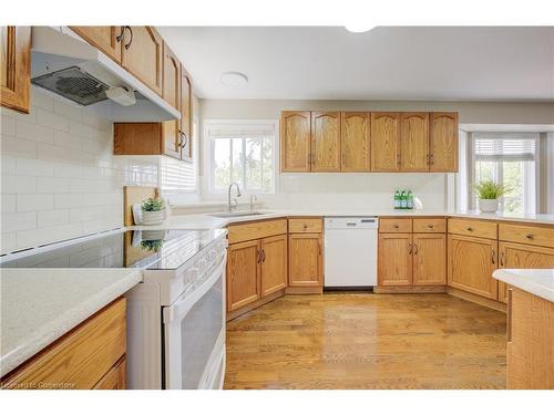 8 Munroe Crescent, Guelph, ON - Indoor Photo Showing Kitchen