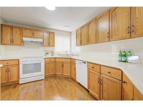 8 Munroe Crescent, Guelph, ON - Indoor Photo Showing Kitchen