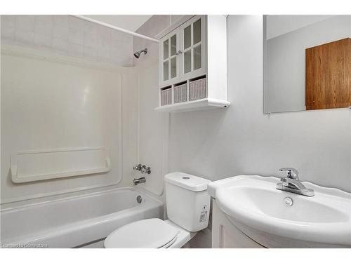 1501-55 Green Valley Drive, Kitchener, ON - Indoor Photo Showing Bathroom