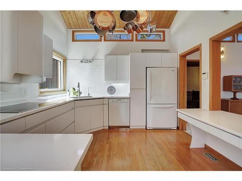 1793 West River Road, Cambridge, ON - Indoor Photo Showing Kitchen