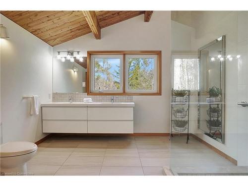 1793 West River Road, Cambridge, ON - Indoor Photo Showing Bathroom