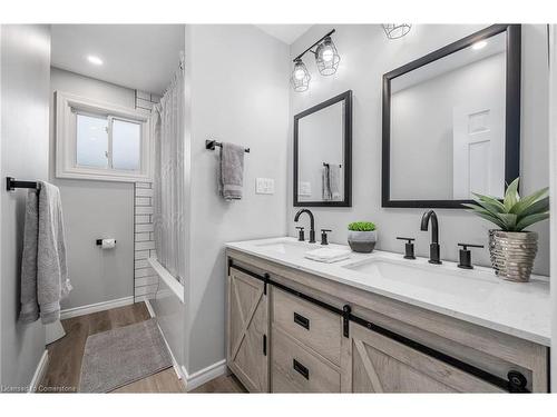 15 Miller Crescent, Simcoe, ON - Indoor Photo Showing Bathroom