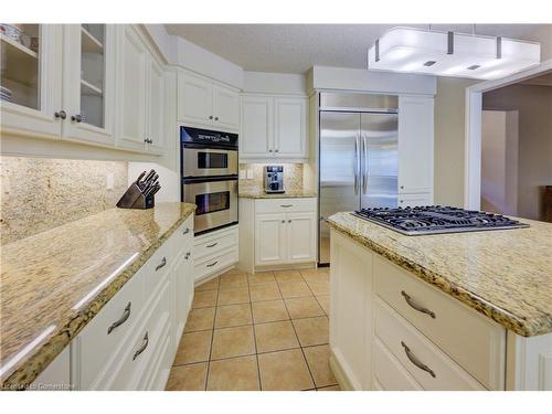 107 Cameron Street N, Kitchener, ON - Indoor Photo Showing Kitchen With Upgraded Kitchen