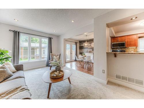 280 Sienna Crescent, Kitchener, ON - Indoor Photo Showing Living Room