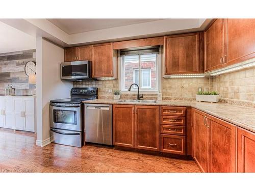 280 Sienna Crescent, Kitchener, ON - Indoor Photo Showing Kitchen With Double Sink