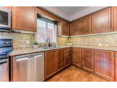 280 Sienna Crescent, Kitchener, ON - Indoor Photo Showing Kitchen With Double Sink