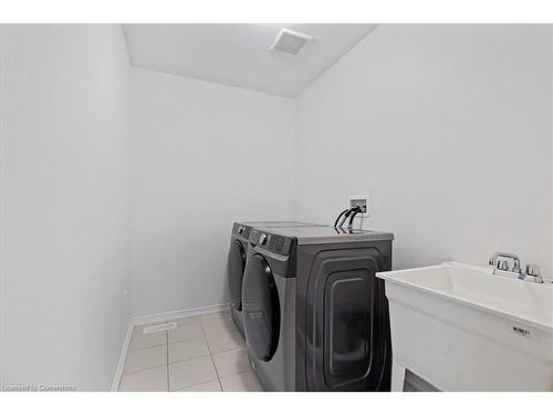 2 Munro Circle Circle, Brantford, ON - Indoor Photo Showing Laundry Room