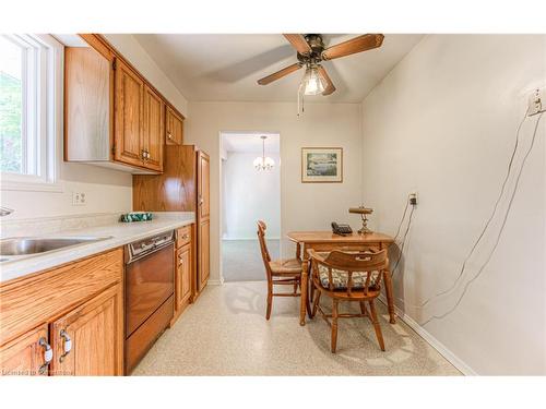 600 Glendene Crescent, Waterloo, ON - Indoor Photo Showing Kitchen