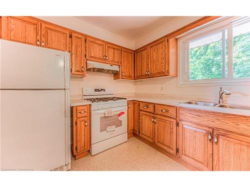 600 Glendene Crescent, Waterloo, ON - Indoor Photo Showing Kitchen With Double Sink