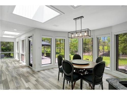 2 Pioneer Grove Road, Puslinch, ON - Indoor Photo Showing Dining Room