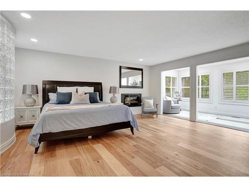 2 Pioneer Grove Road, Puslinch, ON - Indoor Photo Showing Bedroom