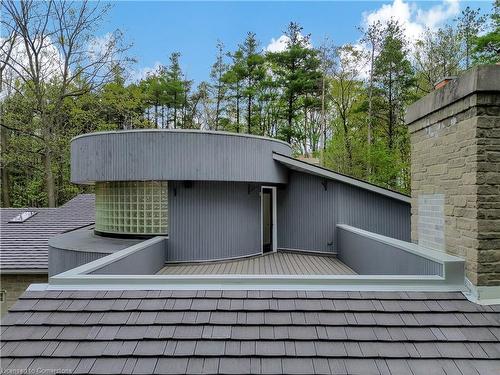 2 Pioneer Grove Road, Puslinch, ON - Outdoor With Deck Patio Veranda With Exterior