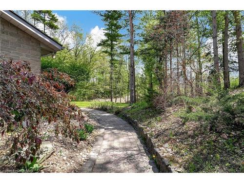 2 Pioneer Grove Road, Puslinch, ON - Outdoor